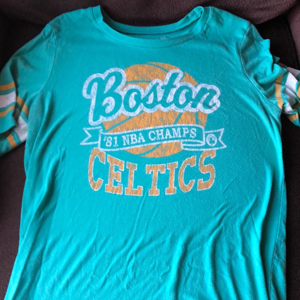 Women’s Boston Celtics t-shirt